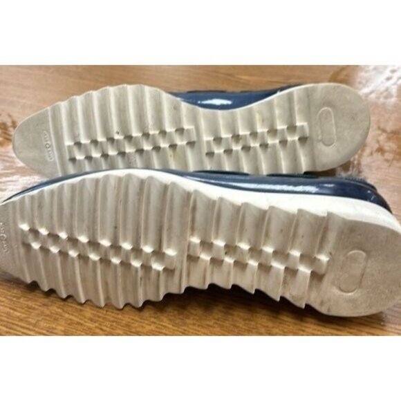 Luxurious Blue Patent Leather Slip-On Loafers With Tassels & Ridged Soles - Wome - Picture 4 of 8